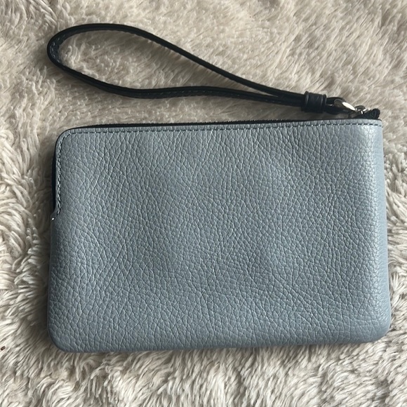 New Disney Coach - Picture 3 of 4